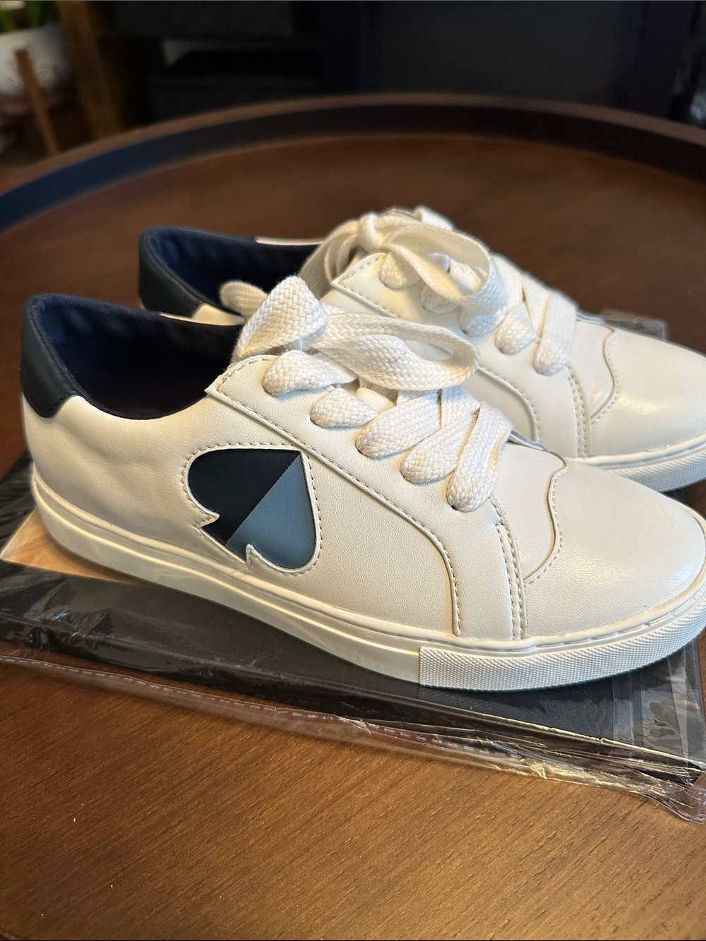 Kate Spade White/Navy Blue Leather Sneakers with Heart Accent Women Size 7